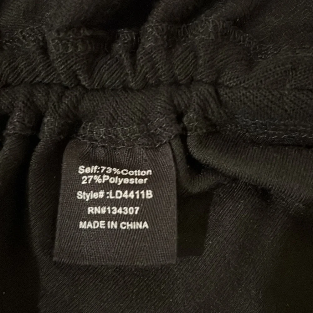 ⭐️ Ruched drawstring side with hem slit.This dress is so comfortable and chic+🎁 - Picture 9 of 10